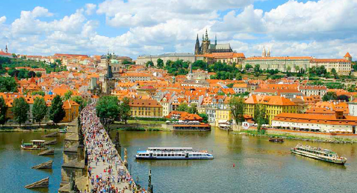 Czech Republic travel - Prague Charles Bridge