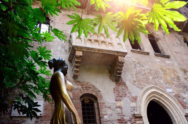 Verona Italy statue