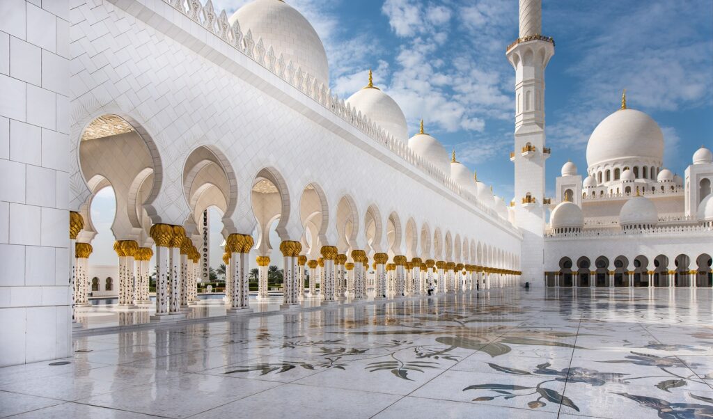 Best-Places-to-Travel-in-November-Luxury-November-Travel-Abu Dhabi | United Arab Emirates